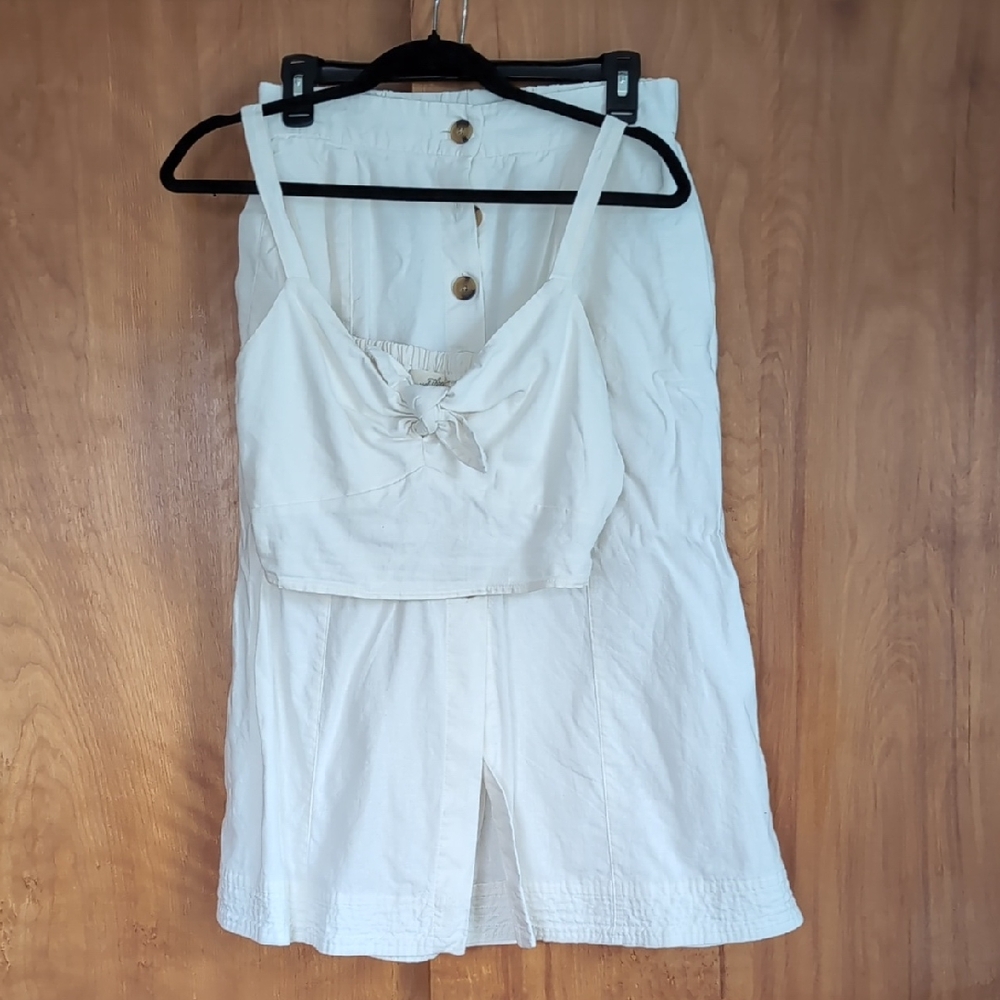 Universal Thread White/Cream Top and Skirt Set